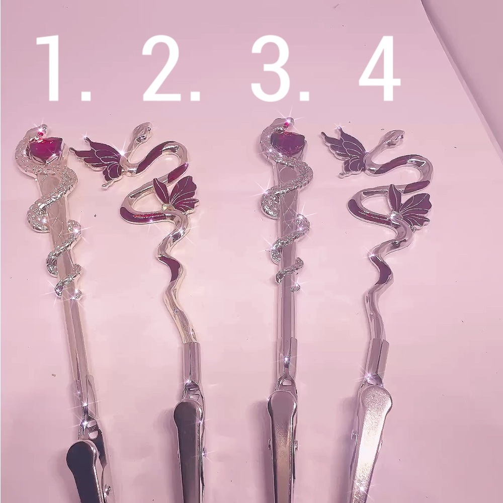 Artisan Roach clip Silver  and rd Key & Card Holders